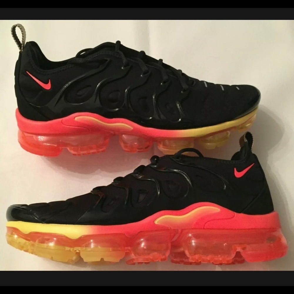 Nike Air Max Vapormax Plus FRESH SUNSET BLACK RED ORANGE